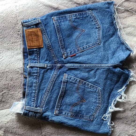 Levi Jean Shorts - Picture 3 of 5